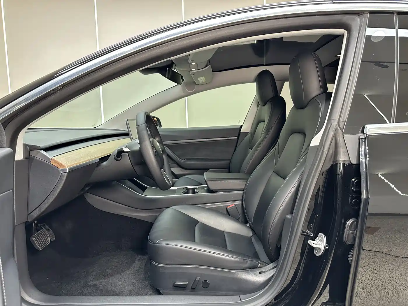 Фото 7 - Tesla Model 3