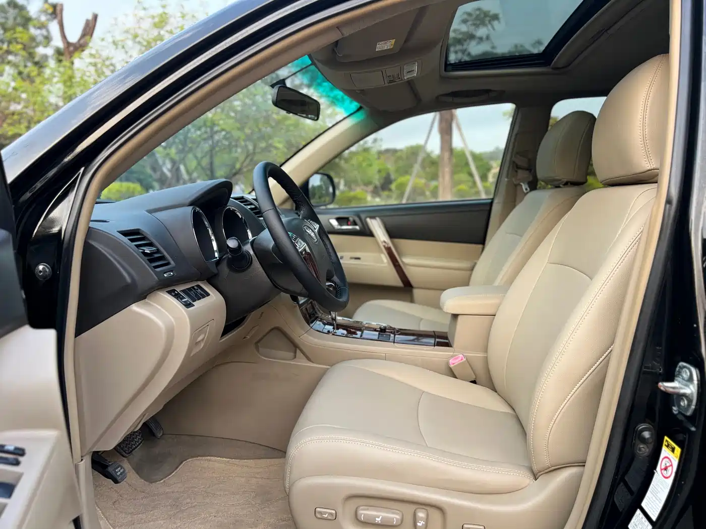 Toyota Highlander 2011 2.7L 2WD 7-seat Luxury Navigation фото 8