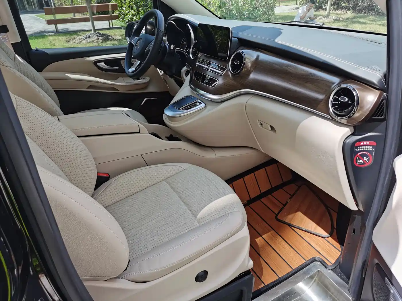 Mercedes-Benz V-Class 2021 V 260 L Long Wheelbase Luxury Edition фото 12