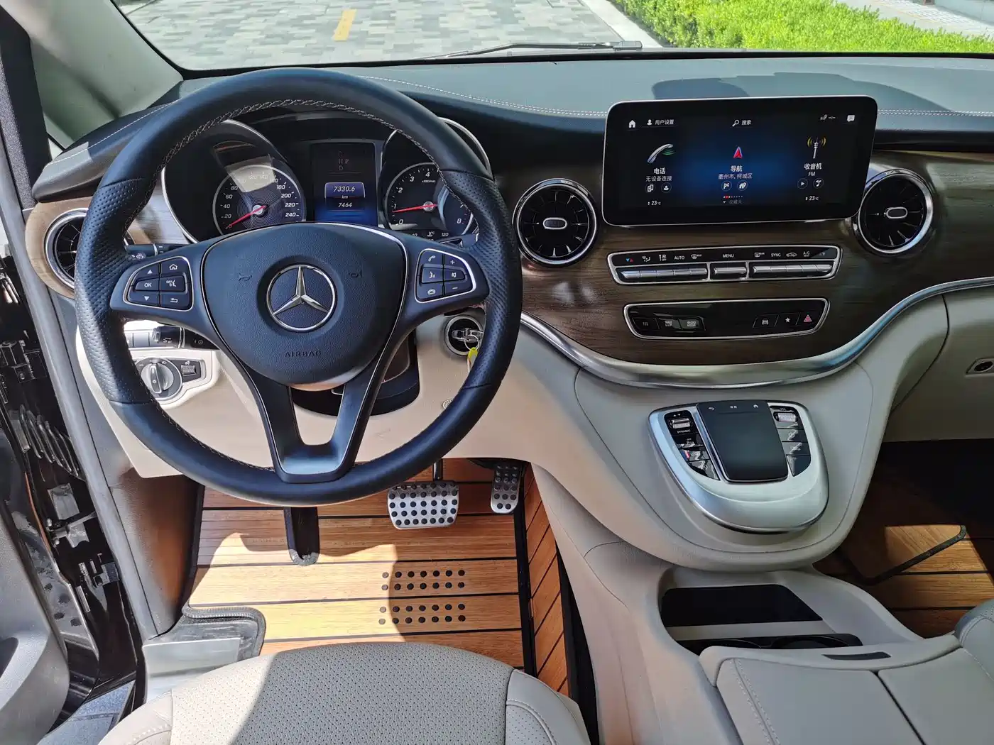 Mercedes-Benz V-Class 2021 V 260 L Long Wheelbase Luxury Edition фото 7
