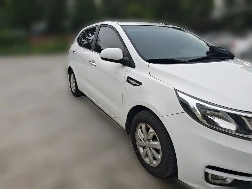 Photo 3 - Kia K2