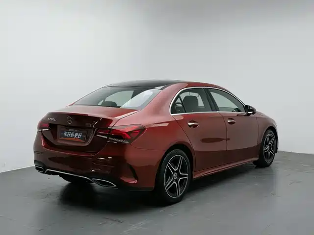 Mercedes-Benz A-Class 2019 Facelift A 200 L Sports Sedan — фото 2