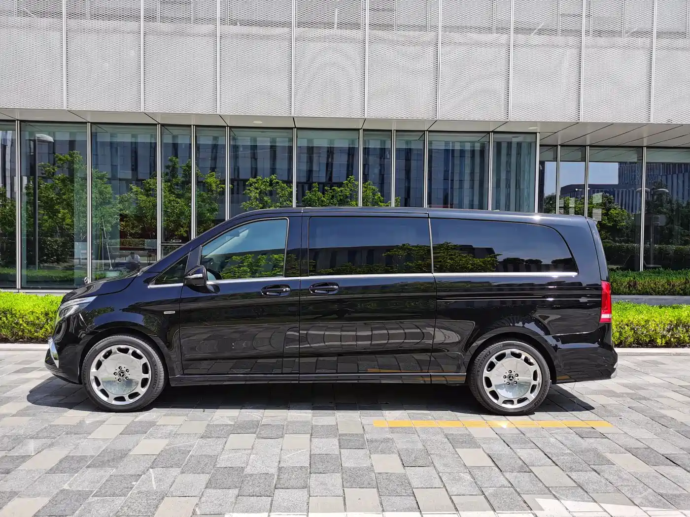 Mercedes-Benz V-Class 2021 V 260 L Long Wheelbase Luxury Edition фото 5