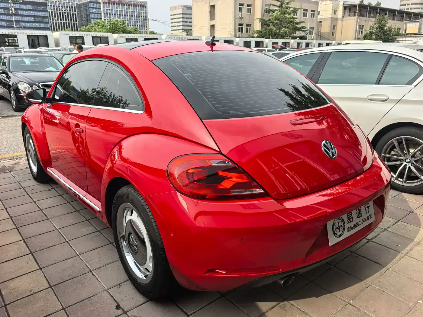 Volkswagen Beetle 2016 Model 180TSI Club Edition фото 11