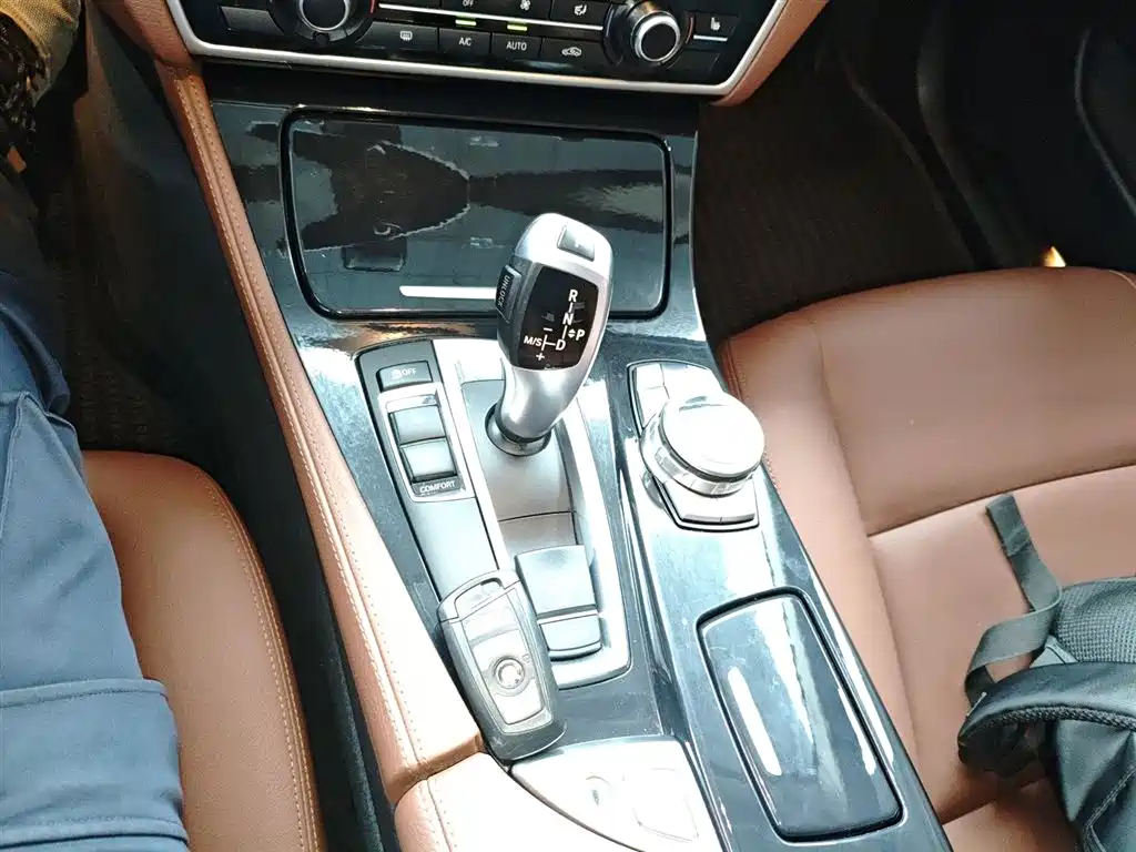 BMW 5 Series 2017 520Li Classic Edition фото 12