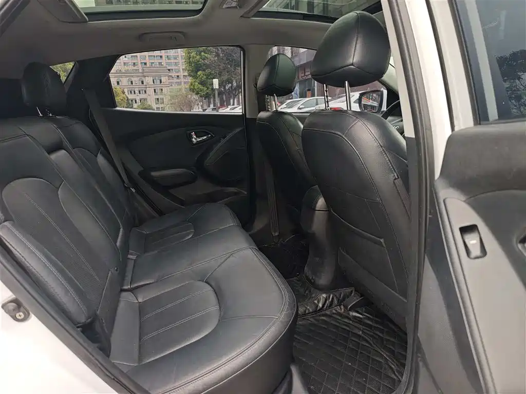 Hyundai Beijing Hyundai ix35 2010 2.4L Automatic 2WD Premium GLS фото 16