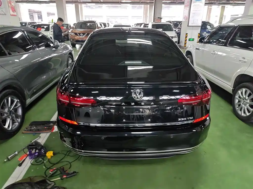 Volkswagen Passat 2019 Model 330TSI Luxury Edition China V фото 4