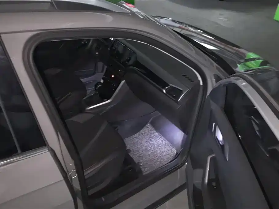 Volkswagen T-Cross 2019 1.5L Automatic Comfort Edition фото 8