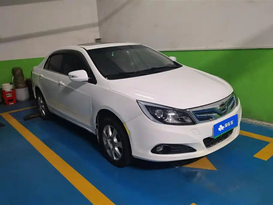 BYD E5