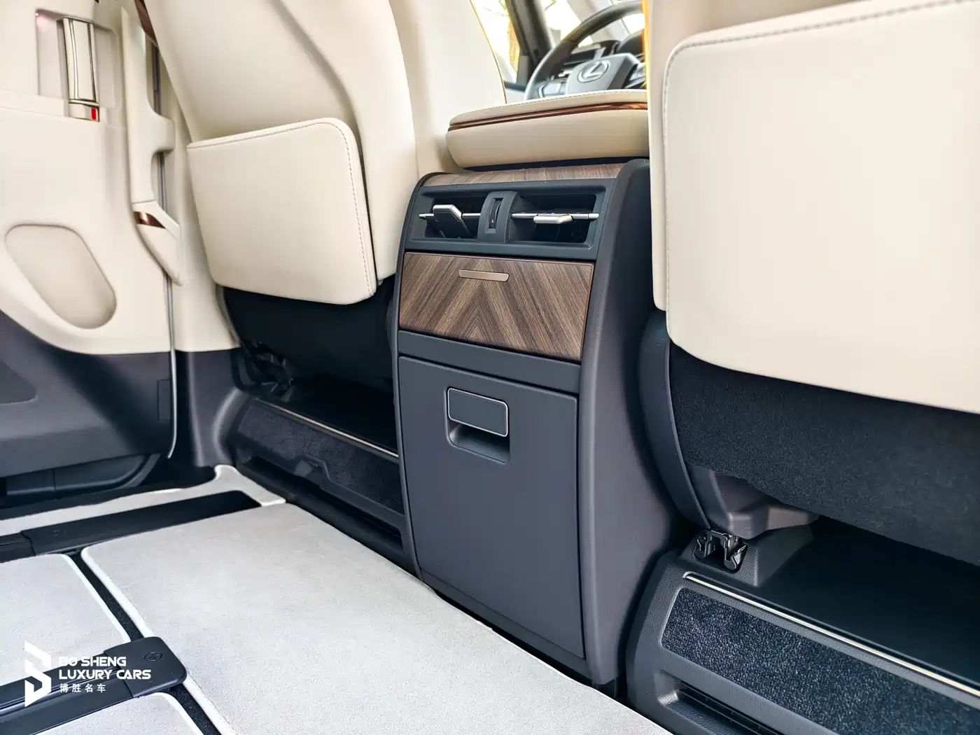 Lexus LM 2025 Model 350h Seven-Seater Elegance Edition фото 24