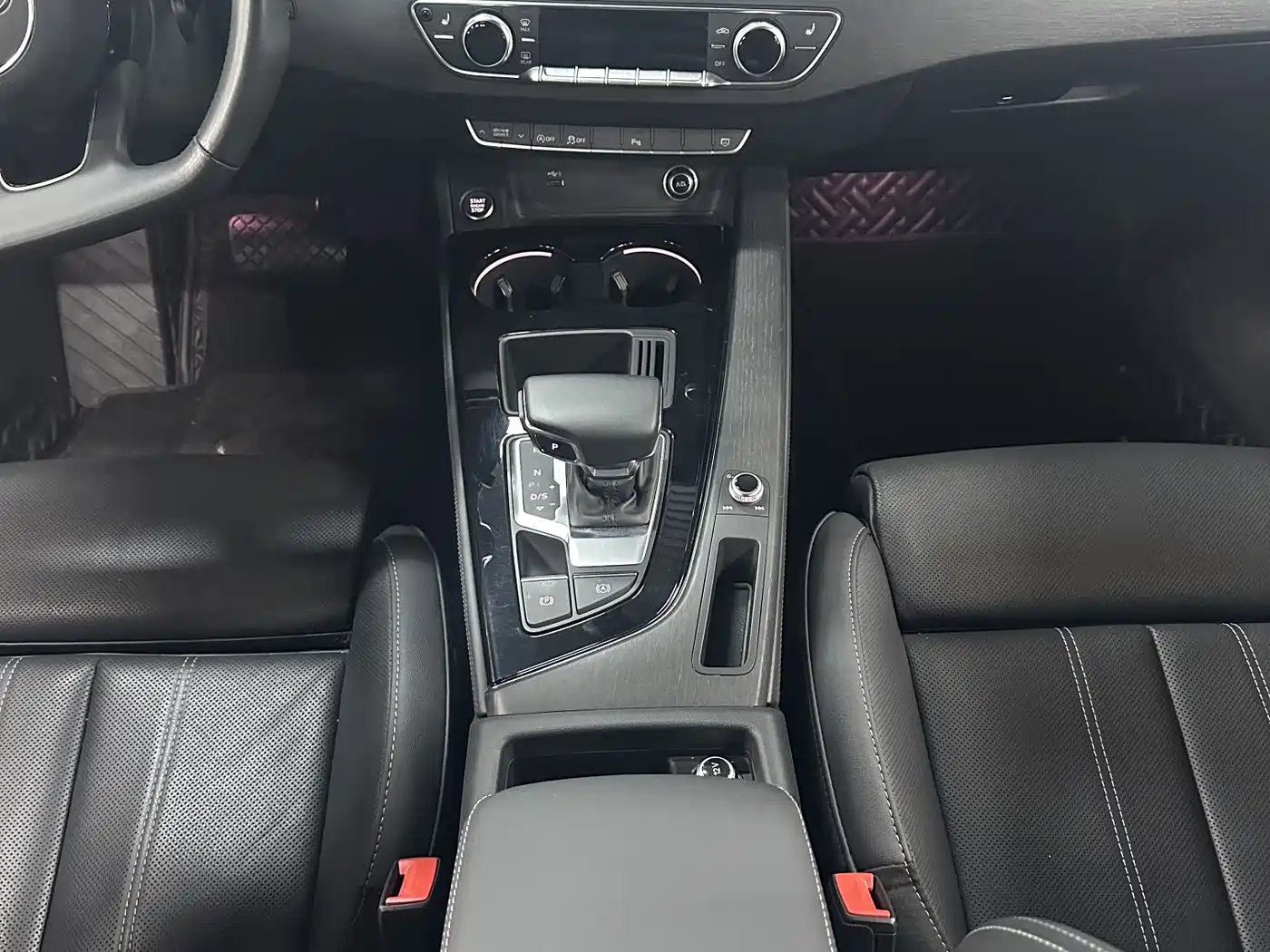 Audi A4L 2023 40 TFSI Luxury Sport фото 10