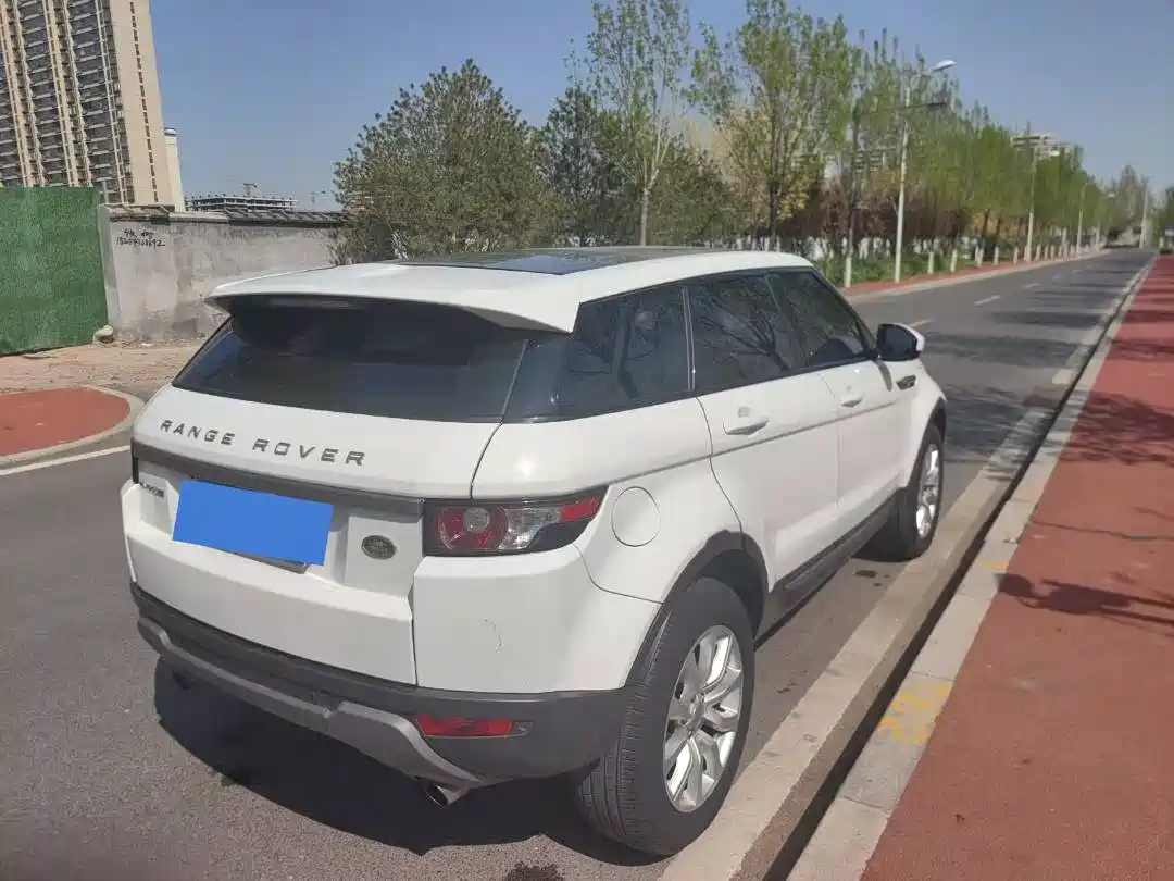 Land Rover Range Rover Evoque 2015 2.0T 5-Door Fashion Edition фото 3
