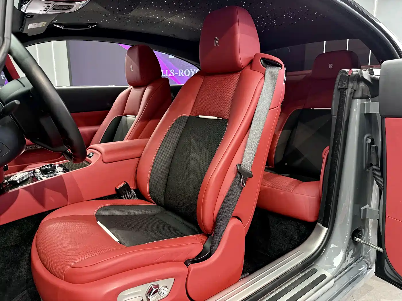 Rolls-Royce Wraith 2018 6.6T Black Badge фото 5