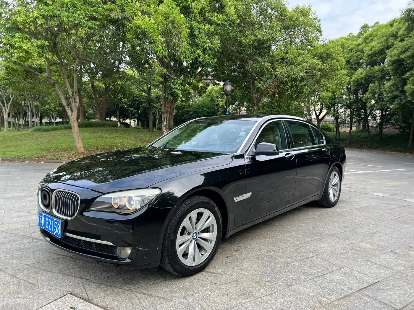 BMW 7 Series 2009 730Li Leading