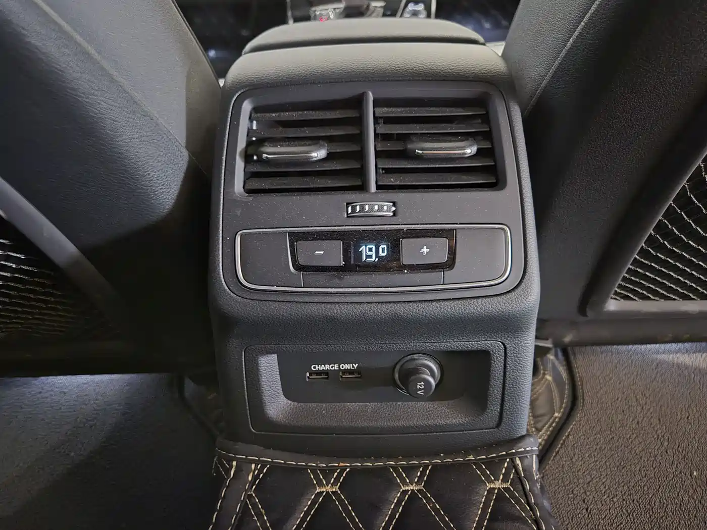 AUDI A4 (IMPORT)