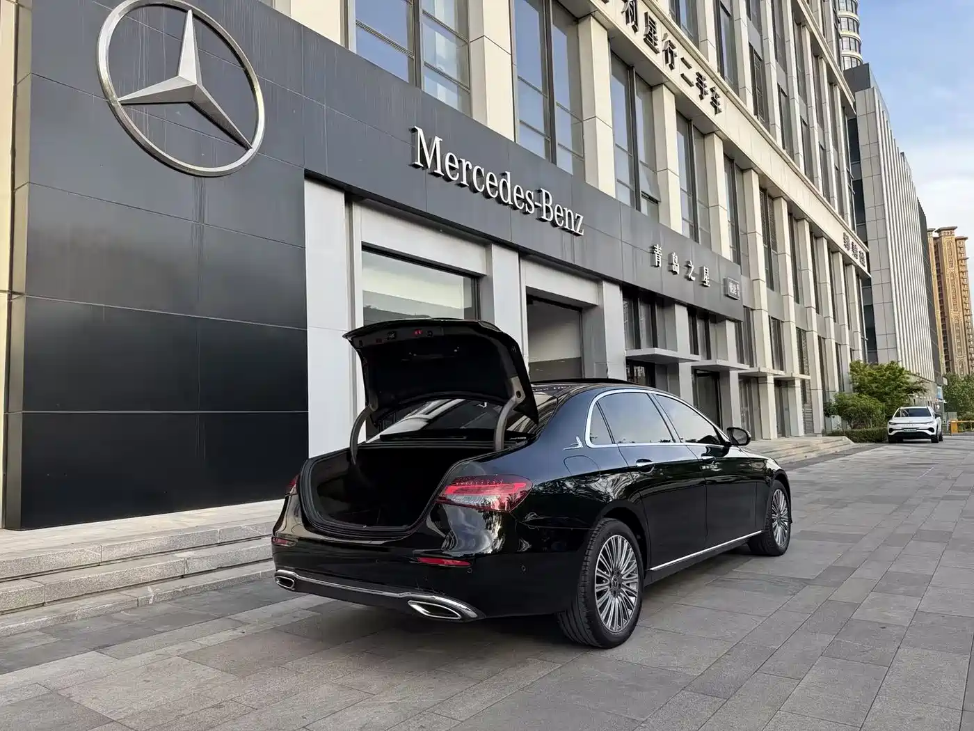Mercedes-Benz E-Class 2022 E 300 L Fashion фото 22