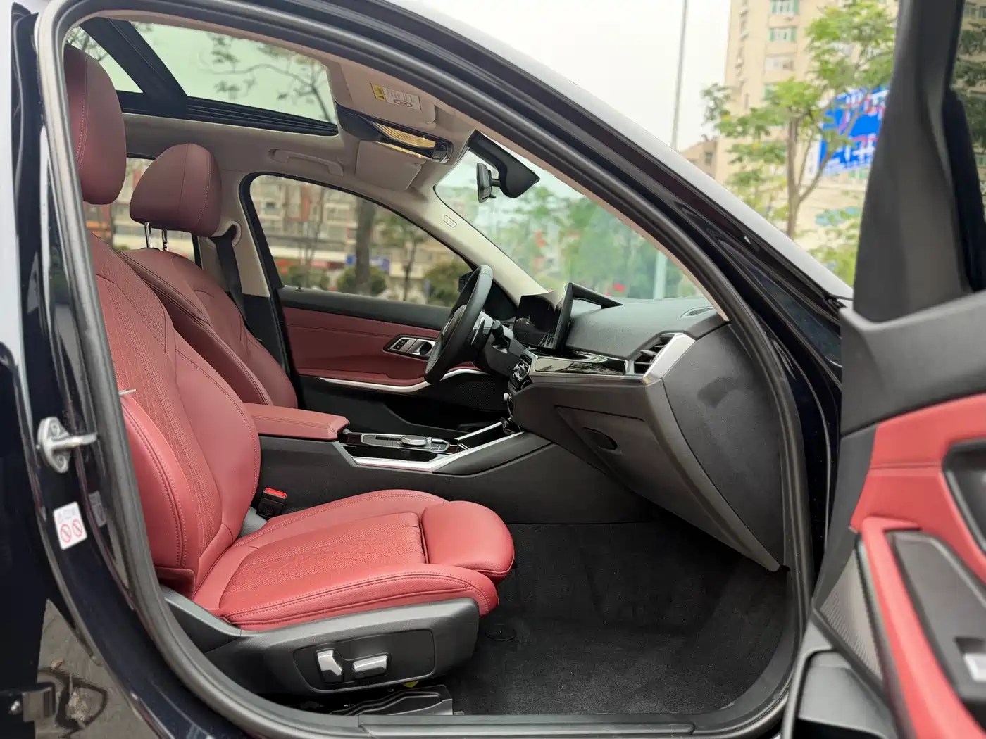 BMW 3 Series 2023 320Li M Sport Package фото 9