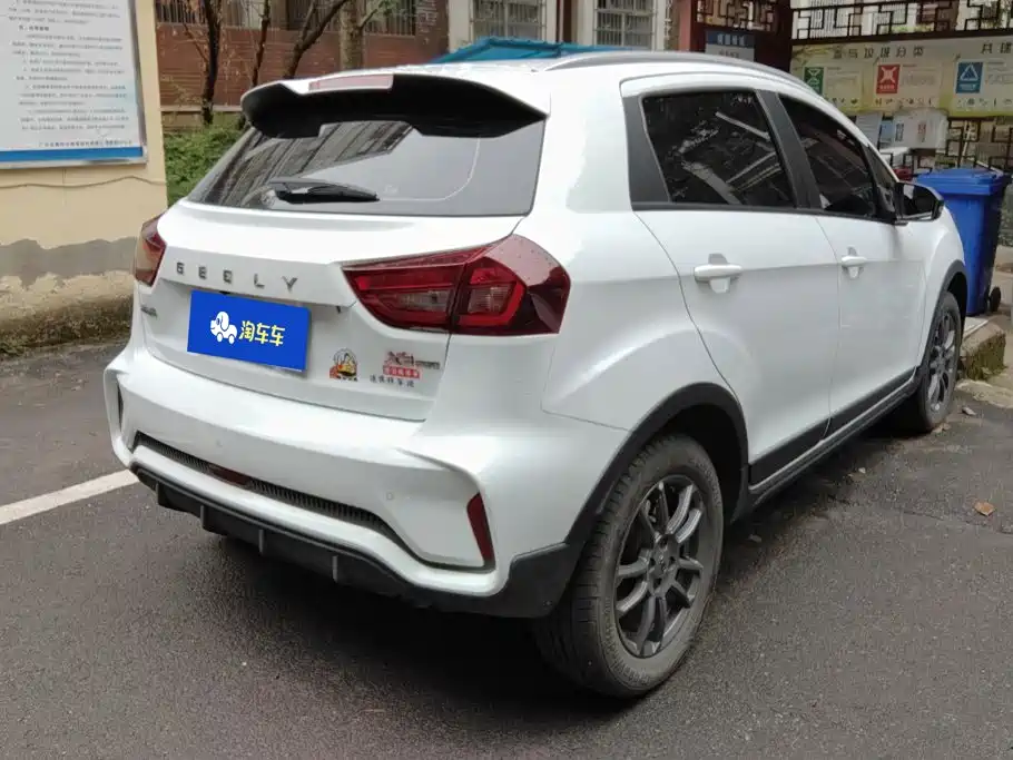 Фото 3 - Geely Vision X3
