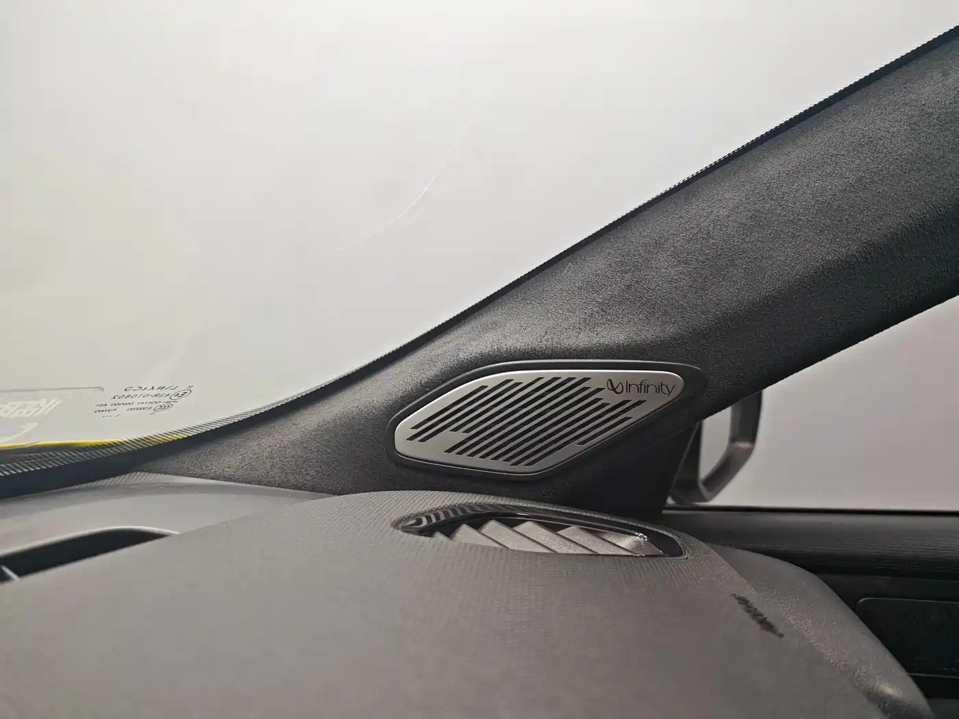 Lynk & Co 03 2022 03+ 2.0TD Auto Wind Rider Edition фото 9