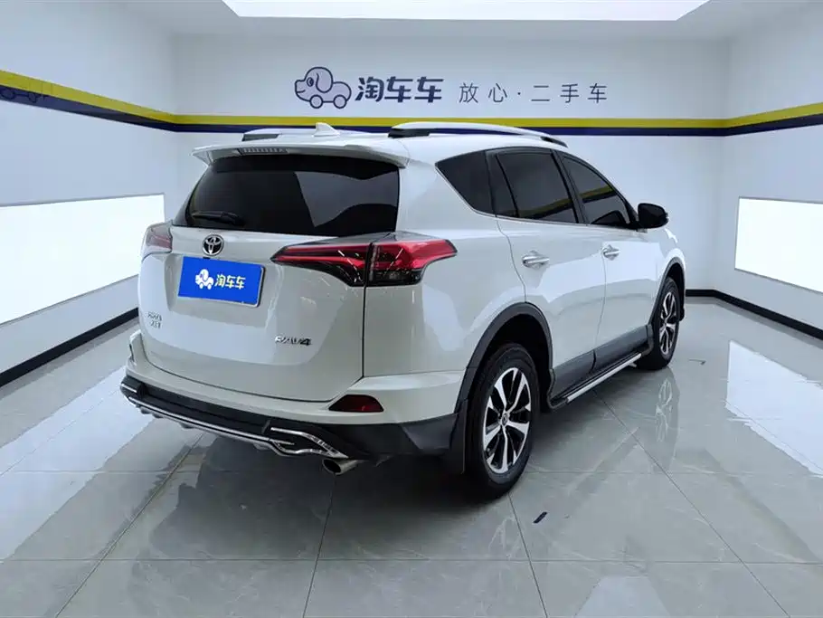 Toyota RAV4 Rongfang 2016 2.0L CVT 2WD Trend (China V) фото 3