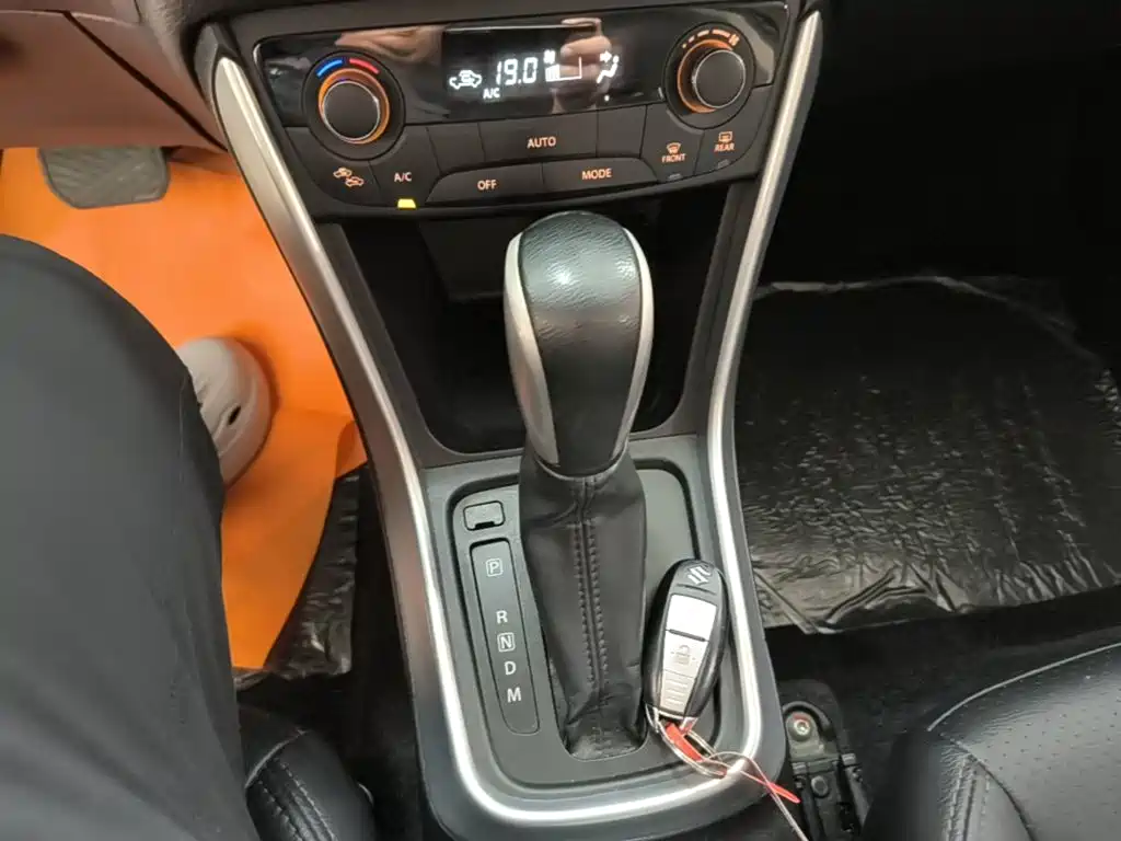 Suzuki Xiaotu 2017 2017 1.6L CVT 2WD Urban Progressive Edition