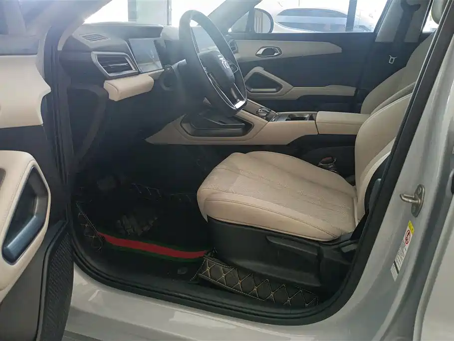 BYD Yuan UP 2024 401KM Leading Edition фото 9