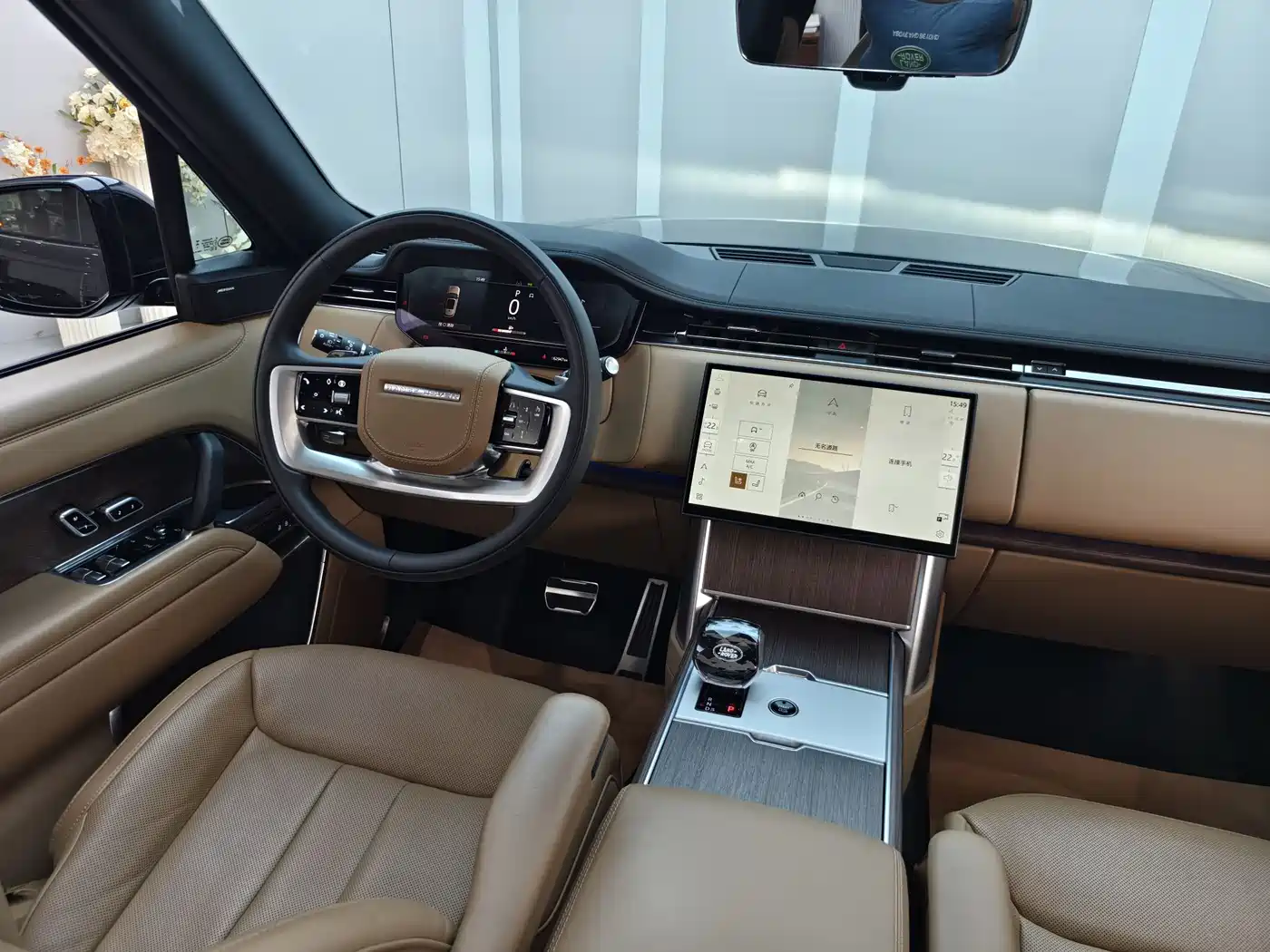 Land Rover Range Rover 2025 3.0 L6 400PS Flourishing Era Extended Wheelbase 7-Seater фото 10