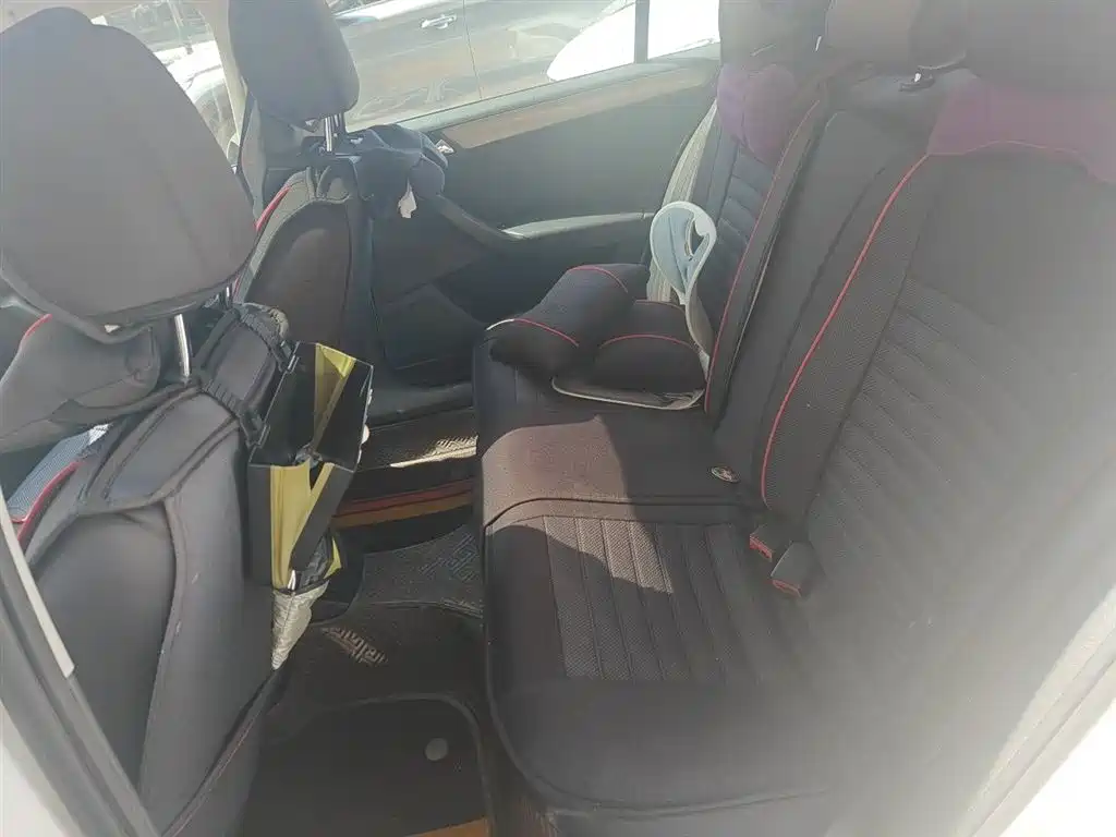 Volkswagen Santana 2015 1.6L Automatic Comfort Edition фото 14