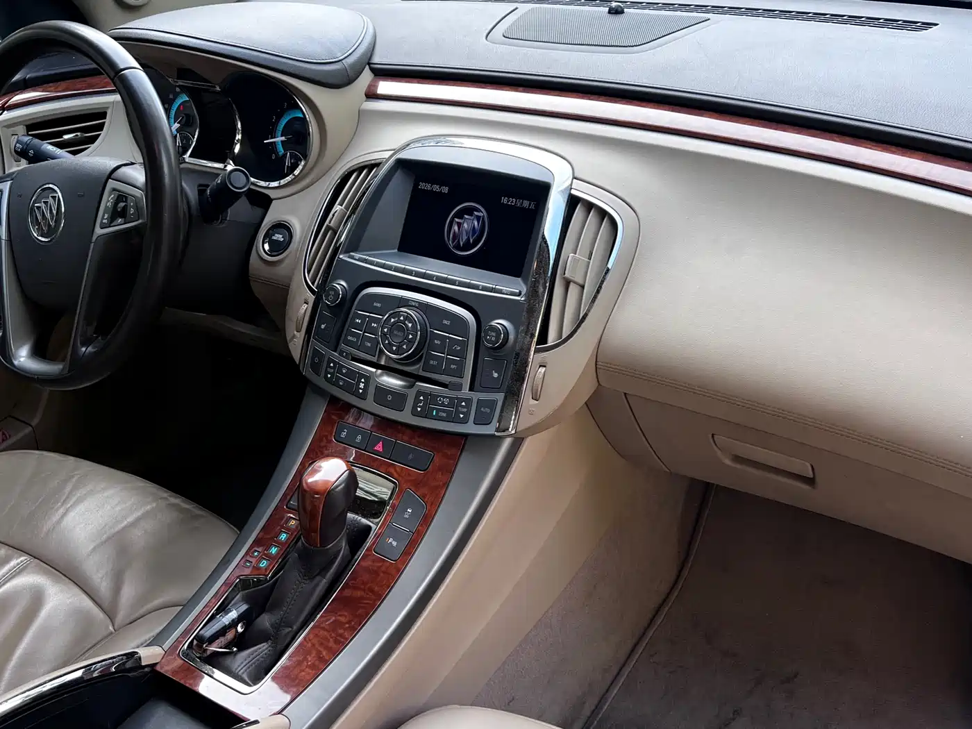 Buick LaCrosse 2011 2.4L SIDI Premium Edition фото 8