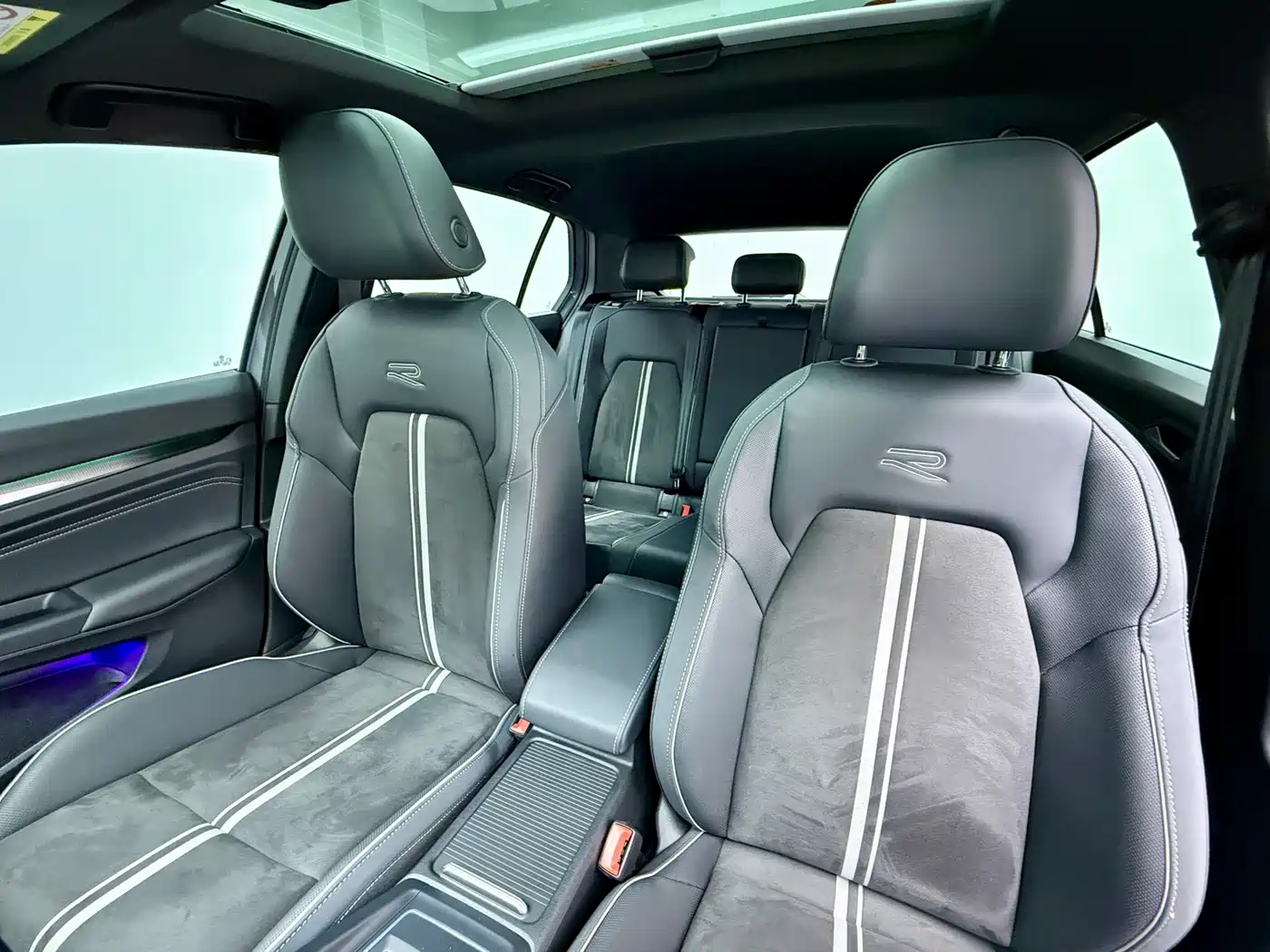 Volkswagen Golf 2023 Model 280TSI DSG R-Line фото 14