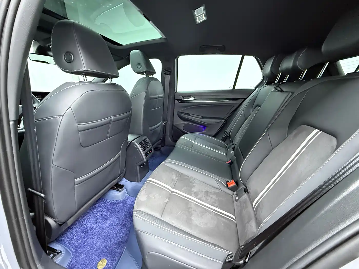 Volkswagen Golf 2023 Model 280TSI DSG R-Line фото 11