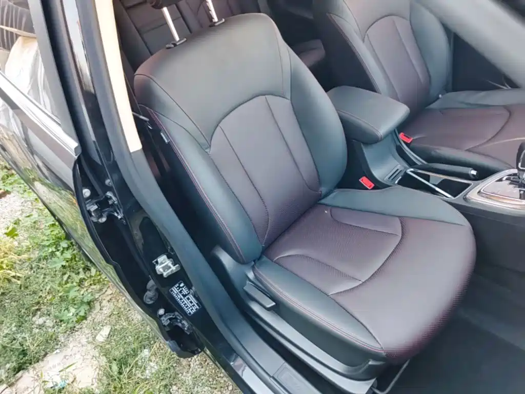 Фото 25 - Baojun 560