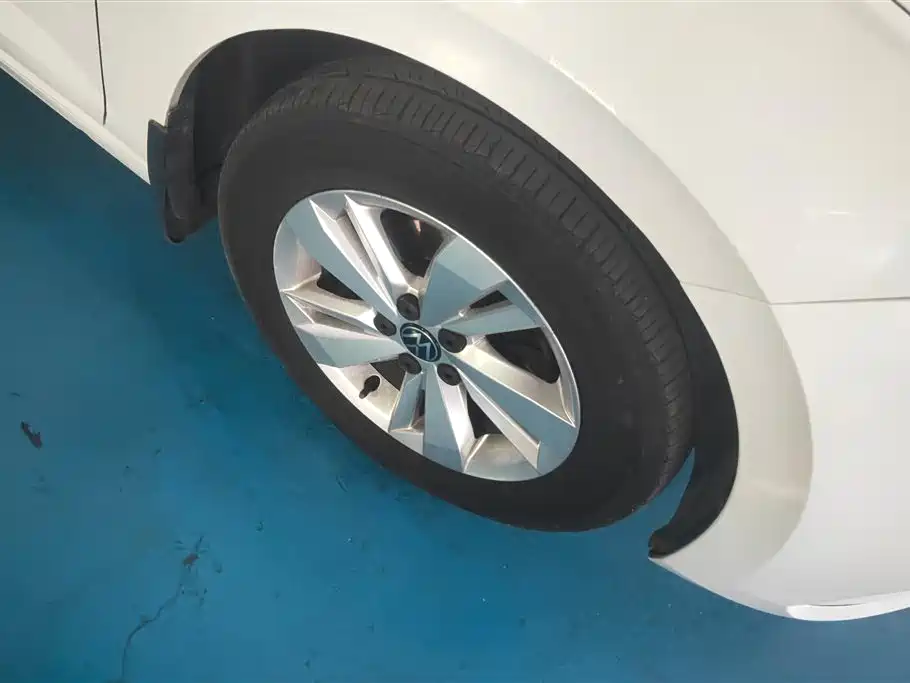 Volkswagen Polo 2023 Plus 1.5L Auto Joyful Living Edition фото 6