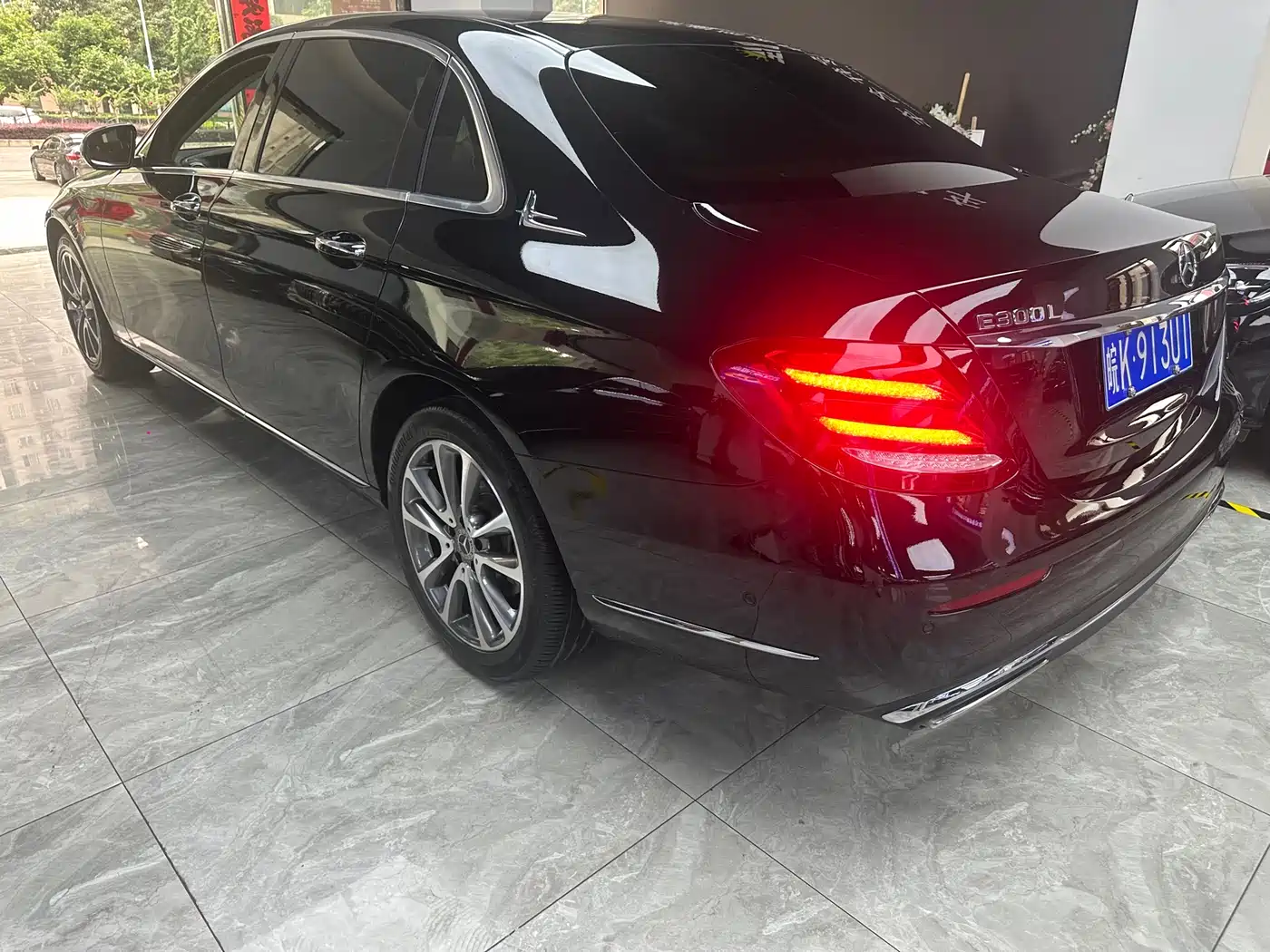 Mercedes-Benz E-Class 2019 E 300 L Luxury фото 12