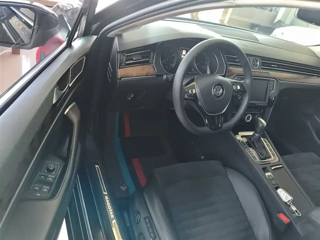 Volkswagen Magotan 2017 330TSI DSG Premium фото 16