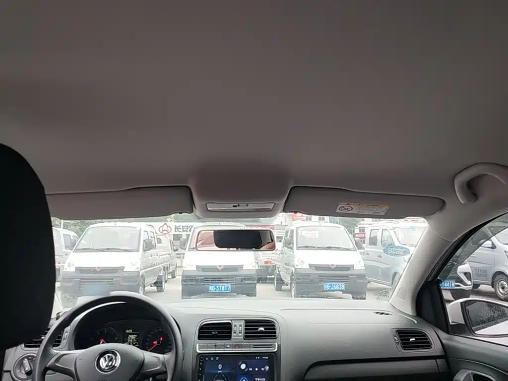 Volkswagen Polo 2016 1.4L Manual Trend фото 18