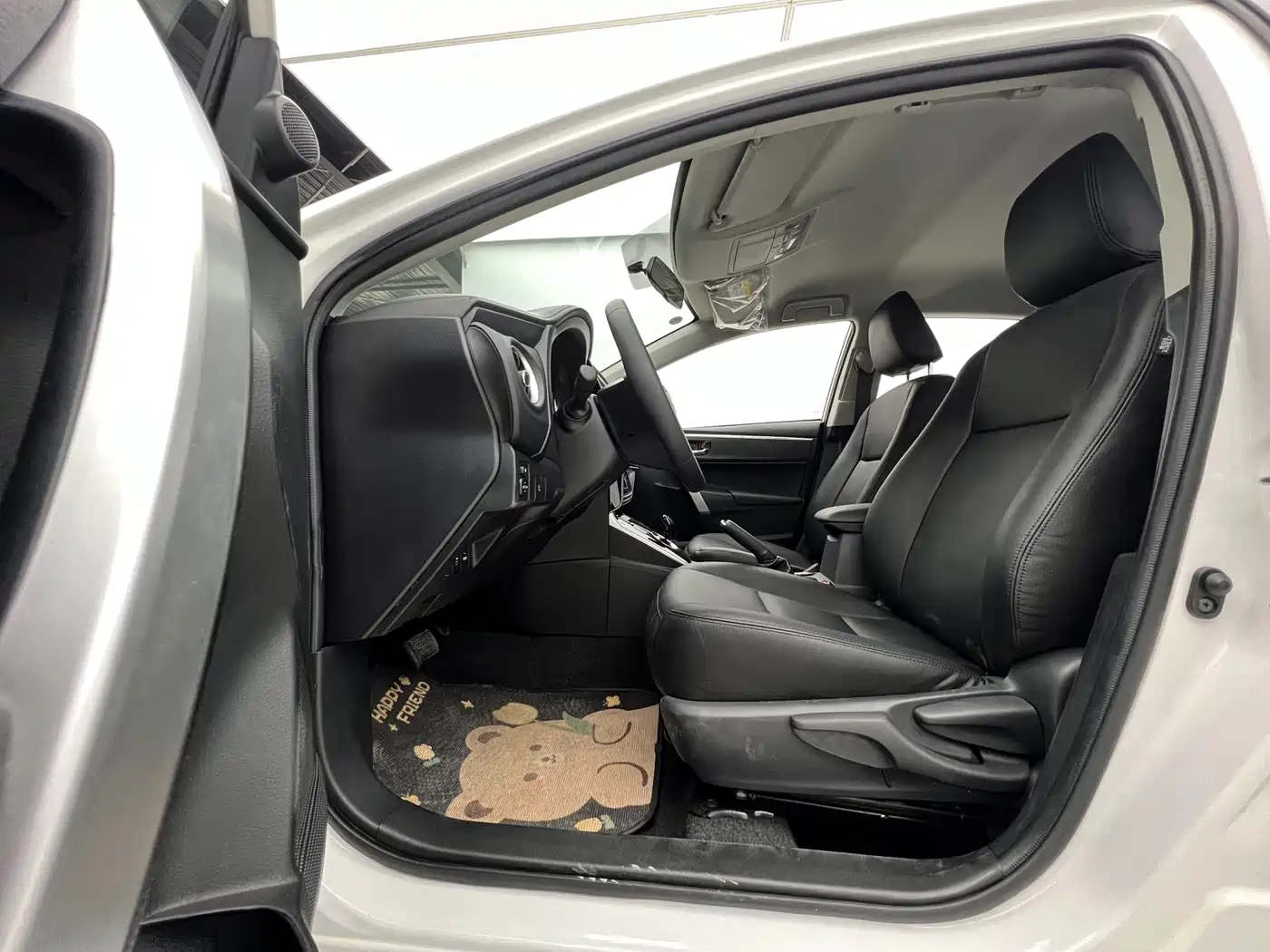 Toyota Corolla 2018 Hybrid 1.8L E-CVT Smart Edition фото 15
