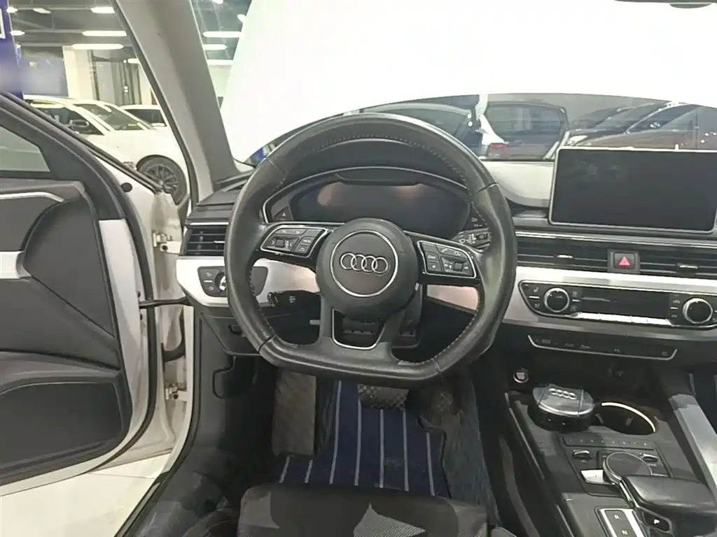 Audi A4L 2017 45 TFSI quattro Special Edition фото 11