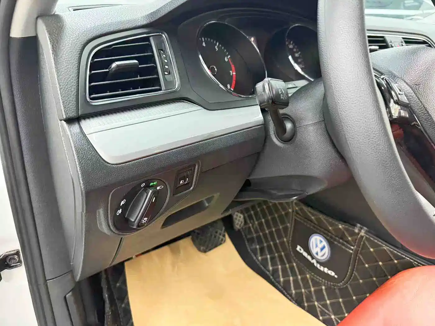 Volkswagen Lamando 2017 230TSI DSG Trend Edition фото 13