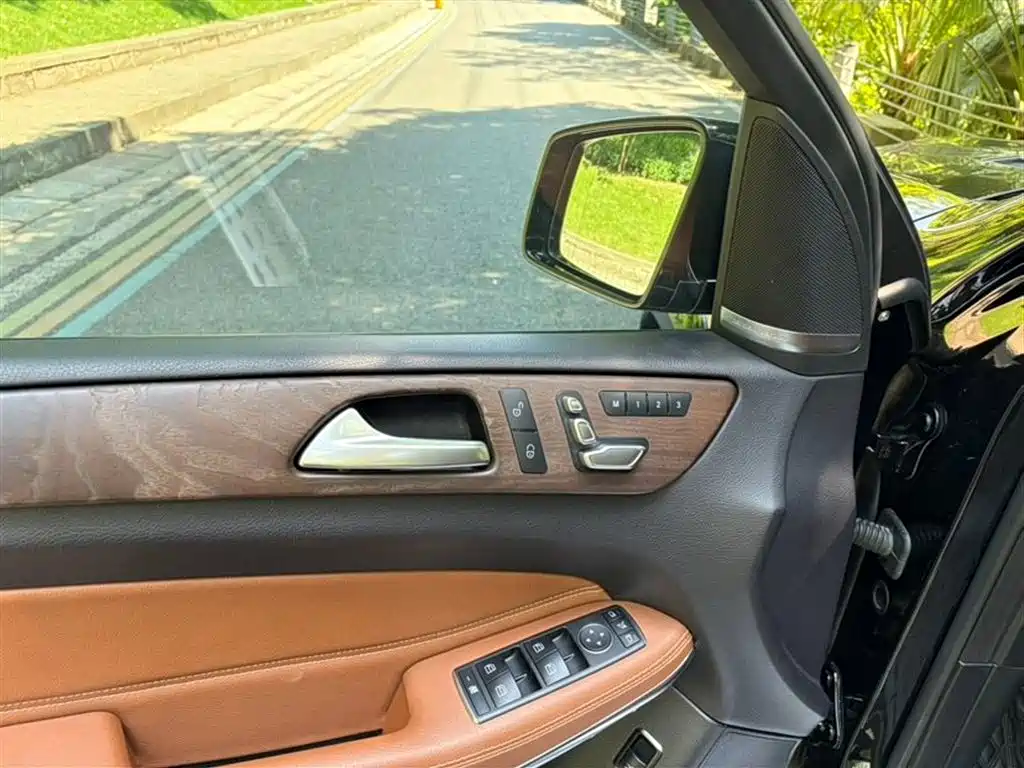 Mercedes-Benz GLS 2016 GLS 500 4MATIC фото 9