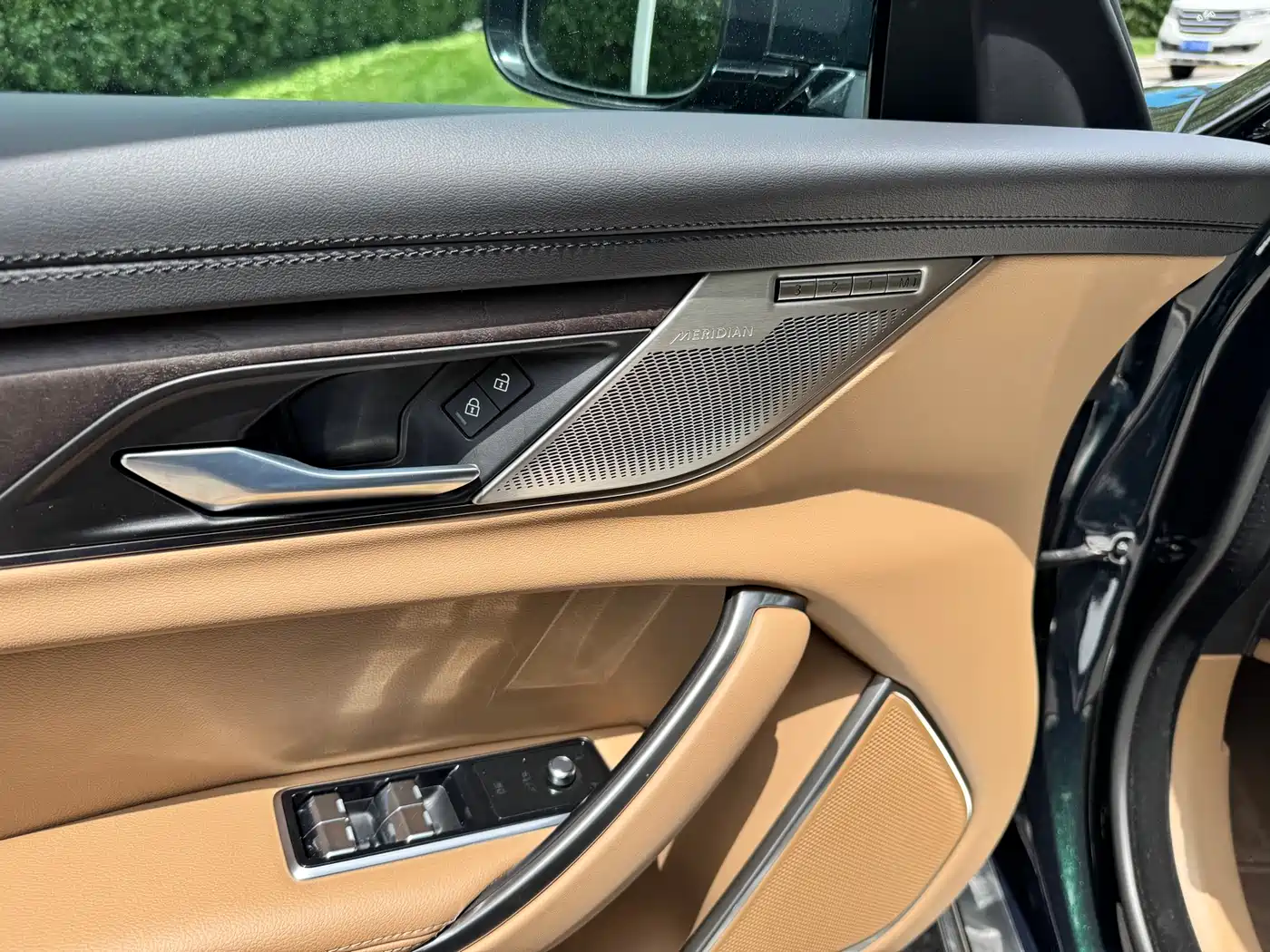 Jaguar XFL 2025 2025 2.0T P250 FWD Luxury Edition