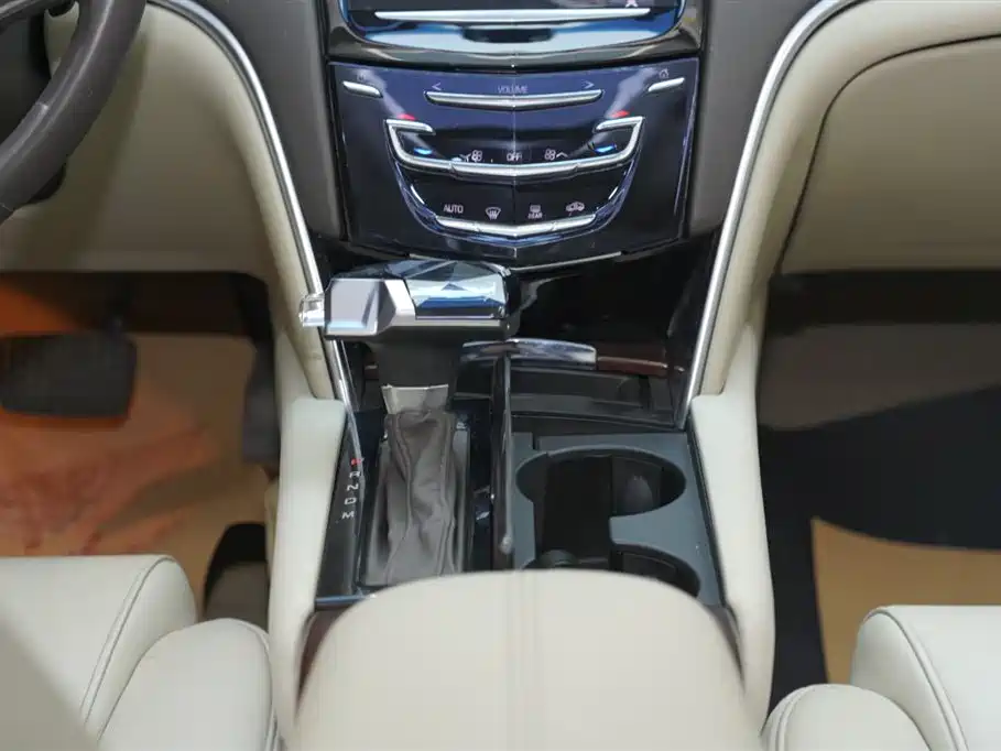 Cadillac XTS 2017 28T Technology фото 19