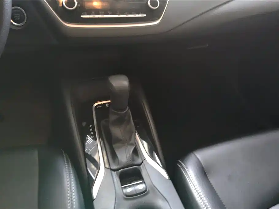 Toyota Corolla 2019 1.2T S-CVT GL-i Elite Edition фото 16