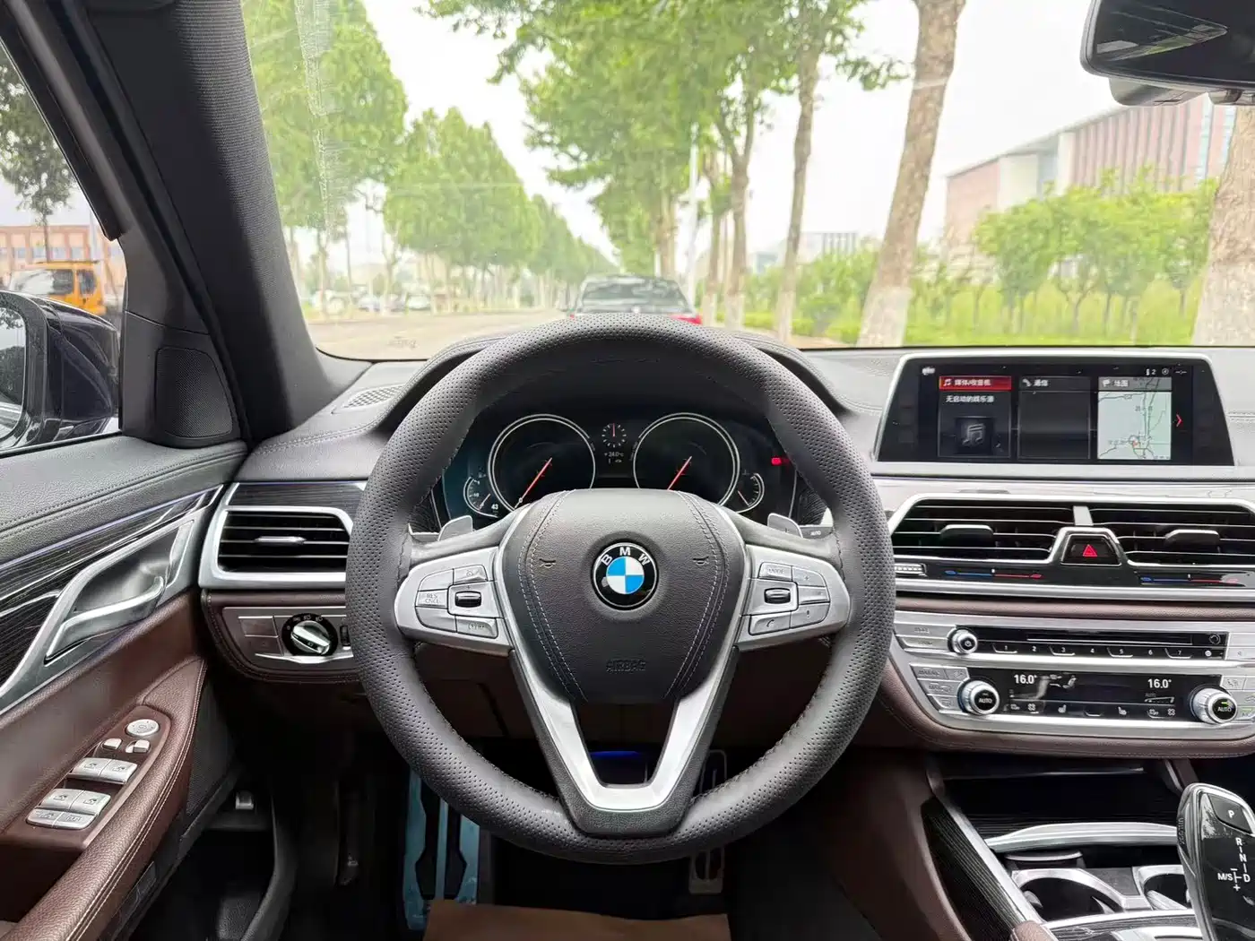 BMW 7 Series 2018 730Li Leading Type M Sport Package фото 9