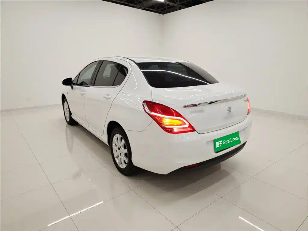 Peugeot 308 2014 Model Joy Edition Classic 1.6L Automatic Trend Style фото 5