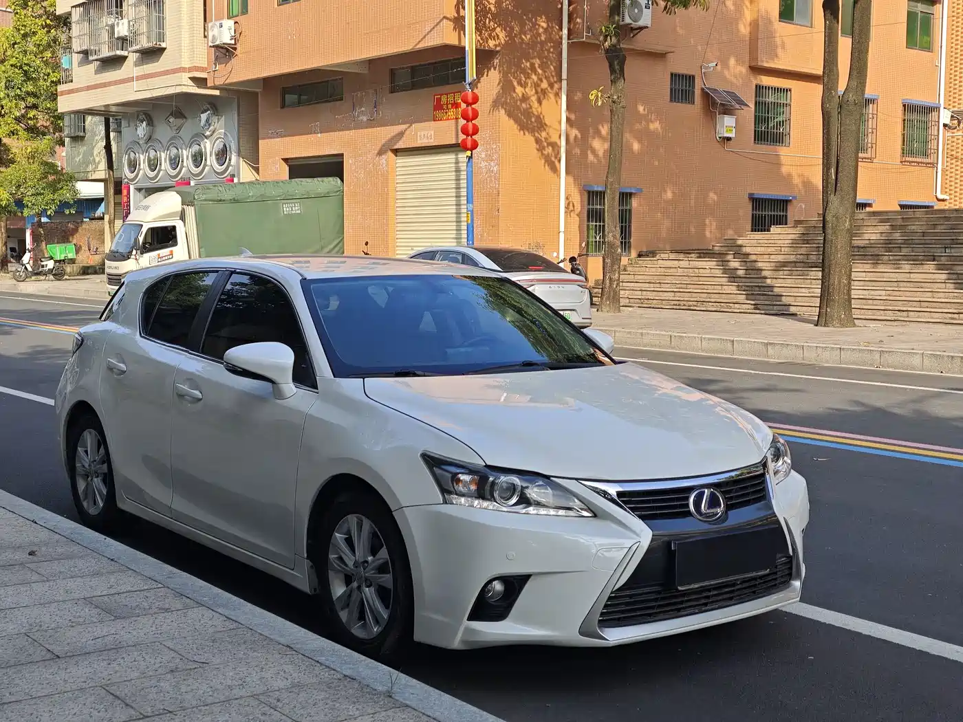 Lexus CT 2015 CT200h Dark Knight Edition фото 3
