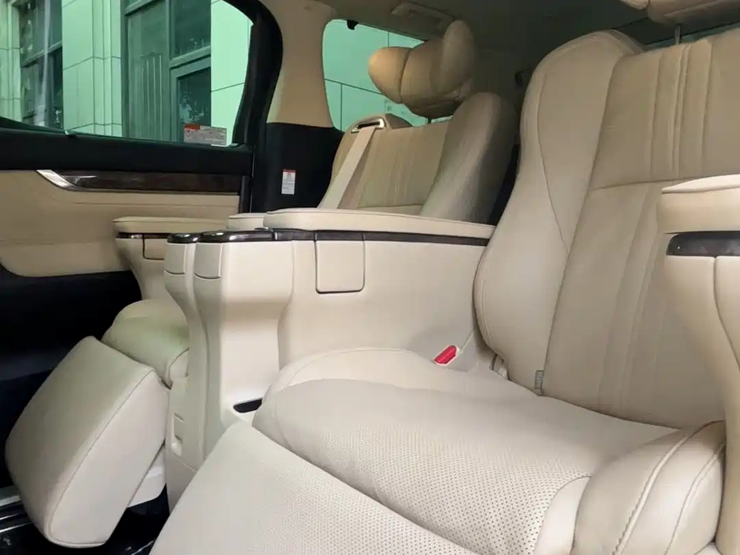 Toyota Alphard 2021 Hybrid 2.5L Premium фото 11