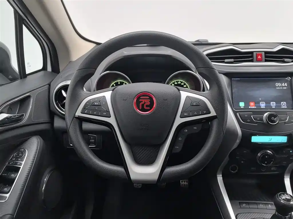 BYD Yuan 2017 1.5L Manual Cool Connect фото 11