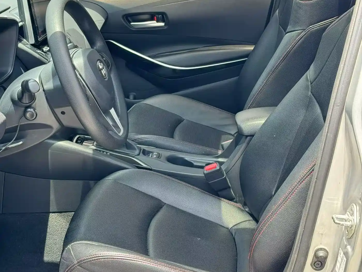 Toyota Corolla 2019 Hybrid 1.8L E-CVT GL-i Elite Edition фото 7