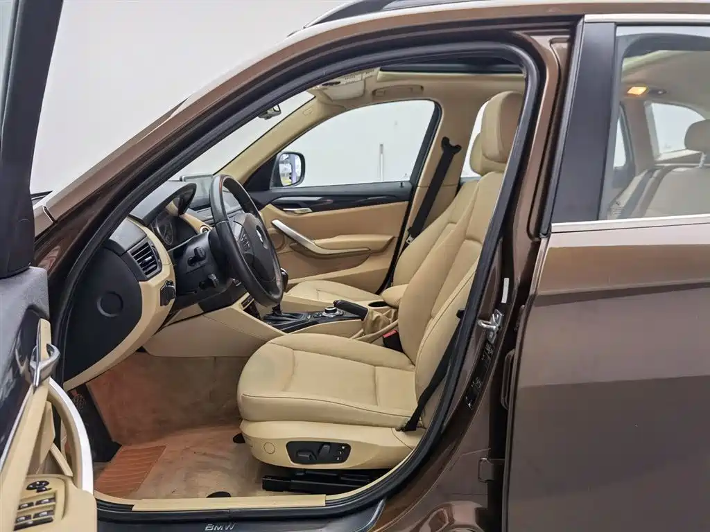 BMW X1 (Import) 2012 sDrive18i Luxury фото 10